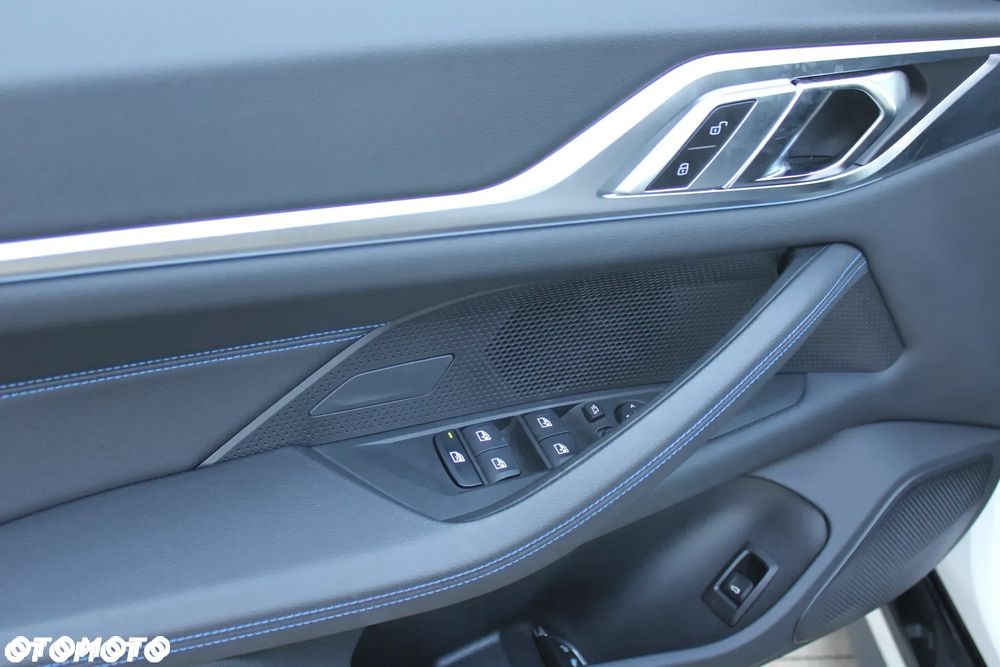 BMW i4 80.7kWh eDrive 35 M Sport - 16