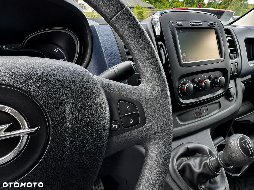 Opel Vivaro - 10