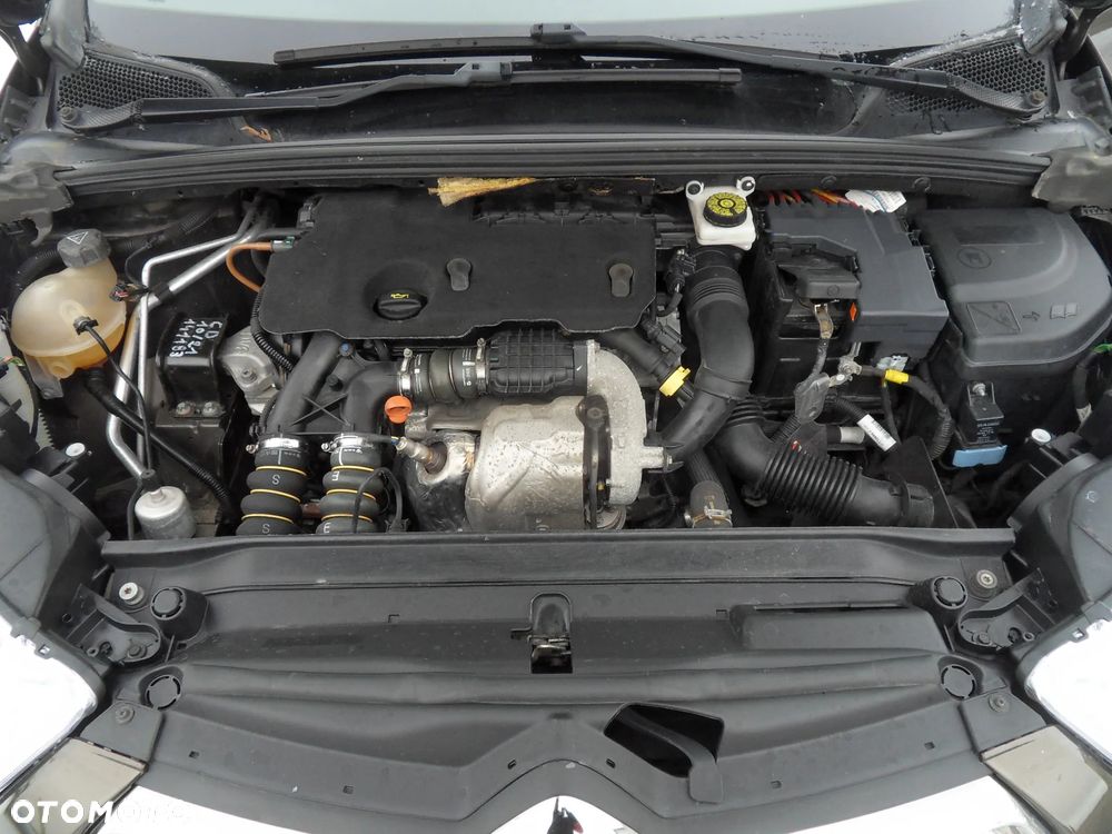 Citroën DS4 e-HDi 110 SoChic - 19