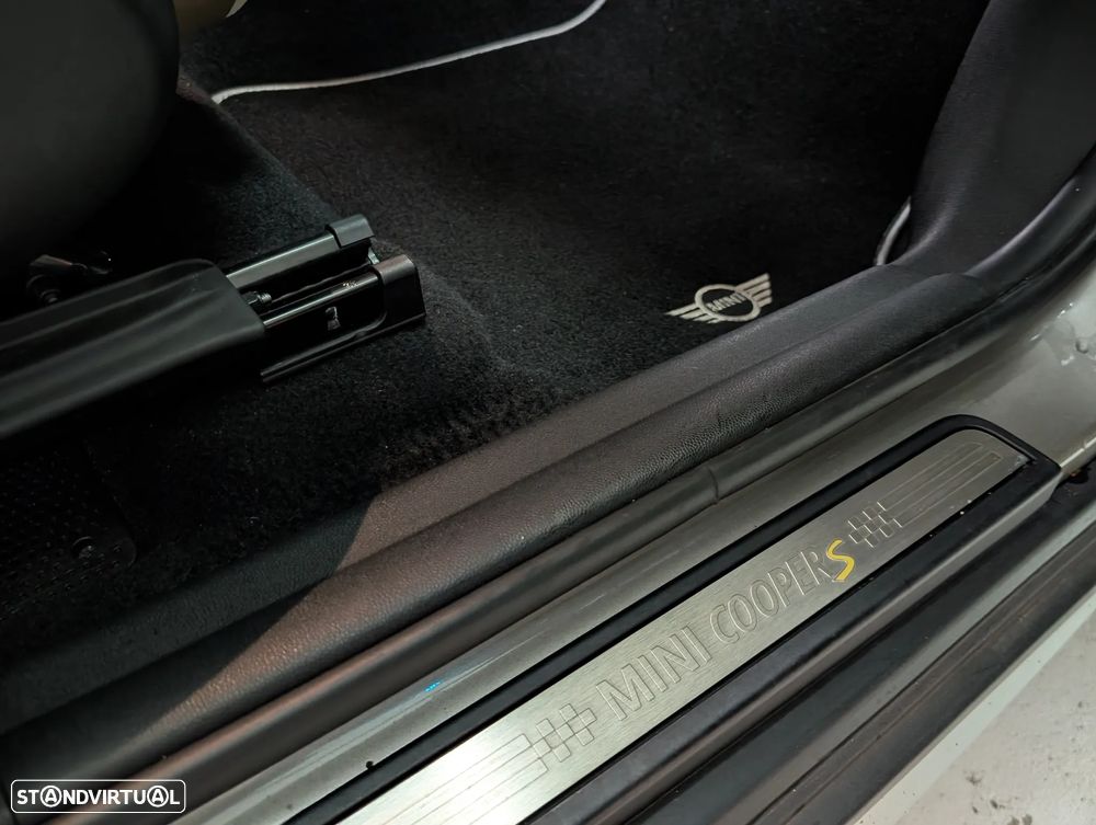 MINI Countryman Cooper SE ALL4 Auto - 17