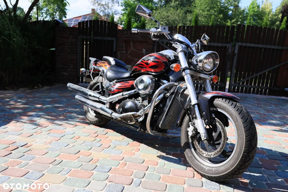 Suzuki Intruder - 10