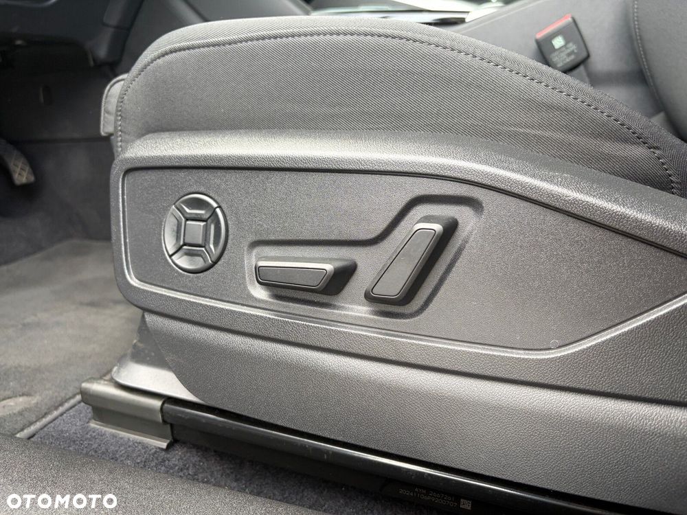 Audi Q5 Sportback - 12