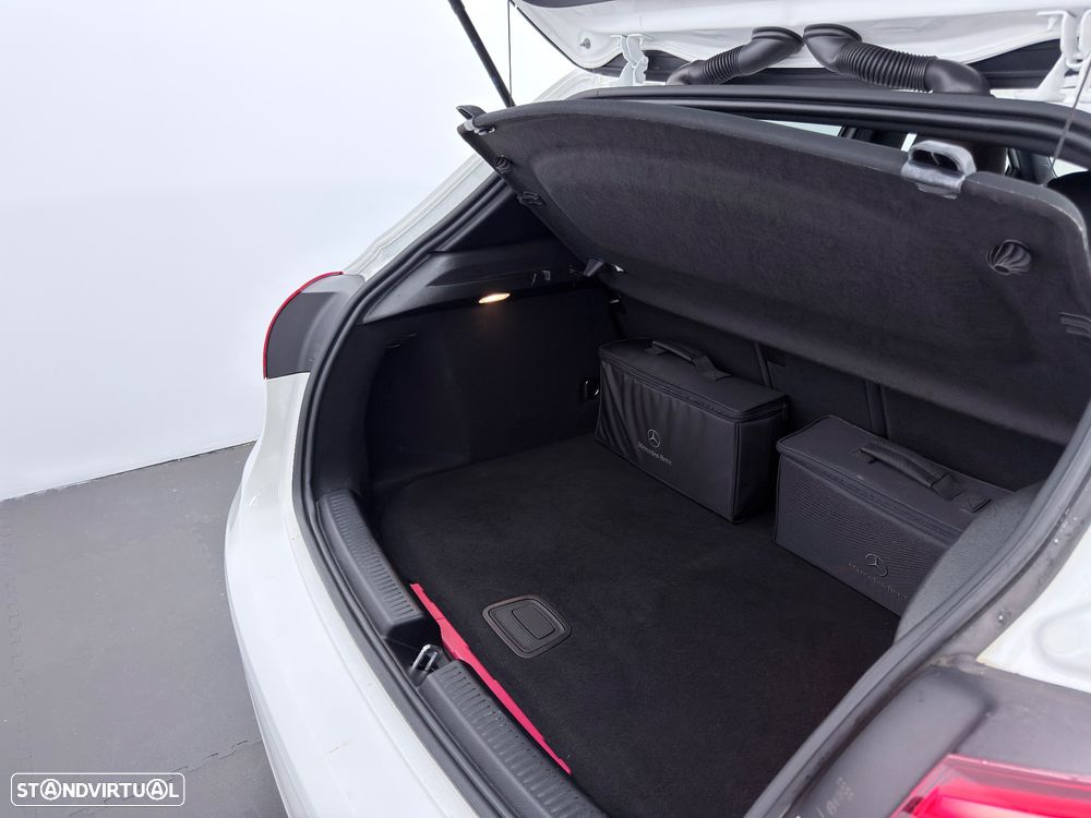 Mercedes-Benz A 250 e 8G-DCT Edition AMG Line - 29