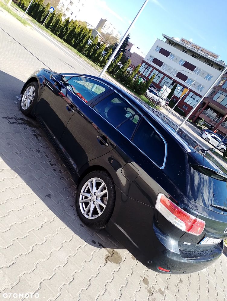 Toyota Avensis - 4