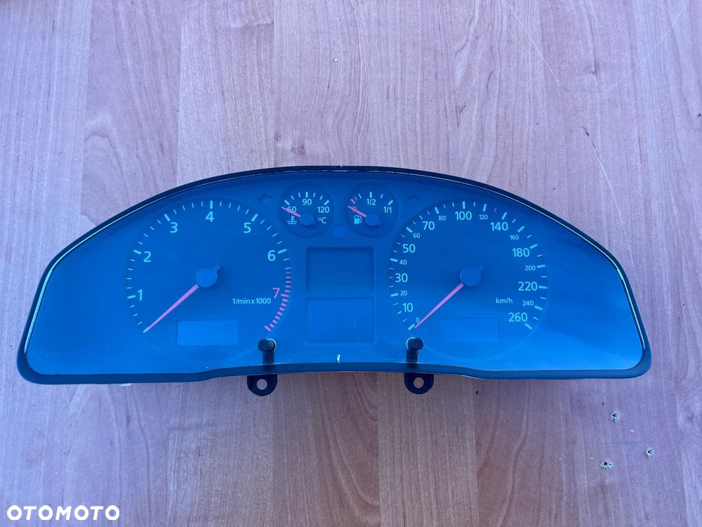 LICZNIK ZEGARY AUDI A4 B5 8D0920901F - 1
