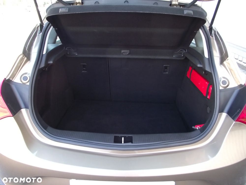 Opel Astra 1.6 Cosmo EU6 - 29