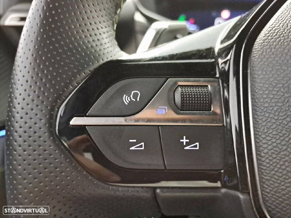 Peugeot 2008 1.2 PureTech GT EAT8 - 16