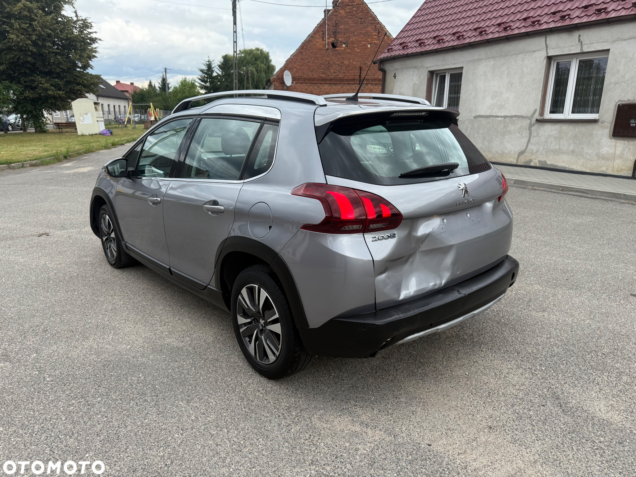 Peugeot 2008 1.2 Pure Tech Active S&S EAT6 - 7
