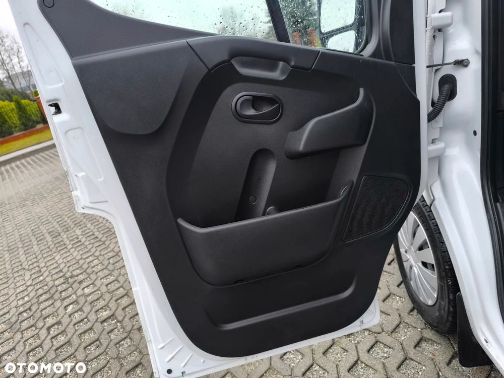 Nissan INTERSTAR - 22