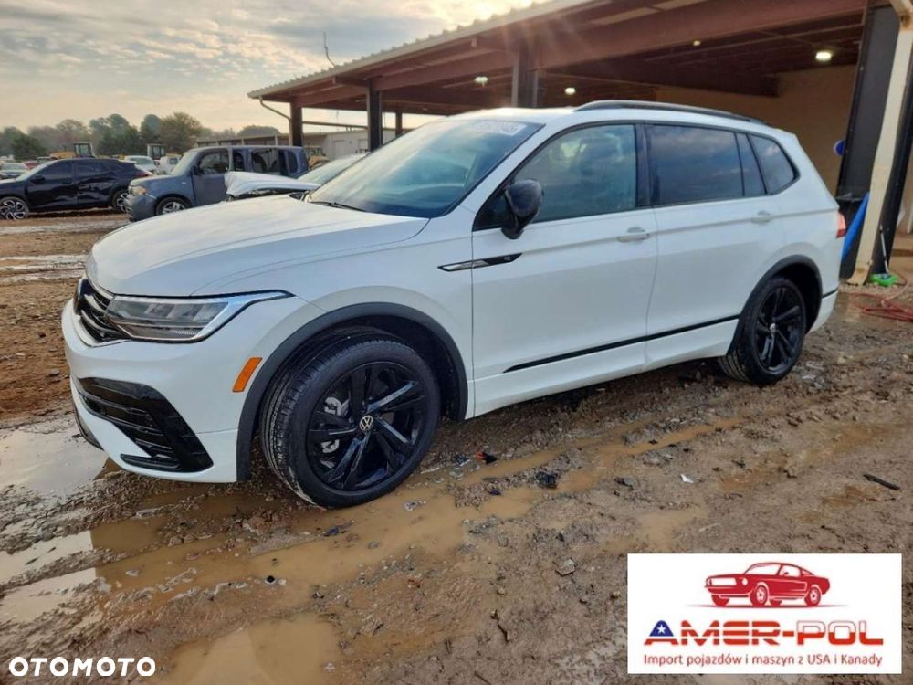 Volkswagen Tiguan - 1