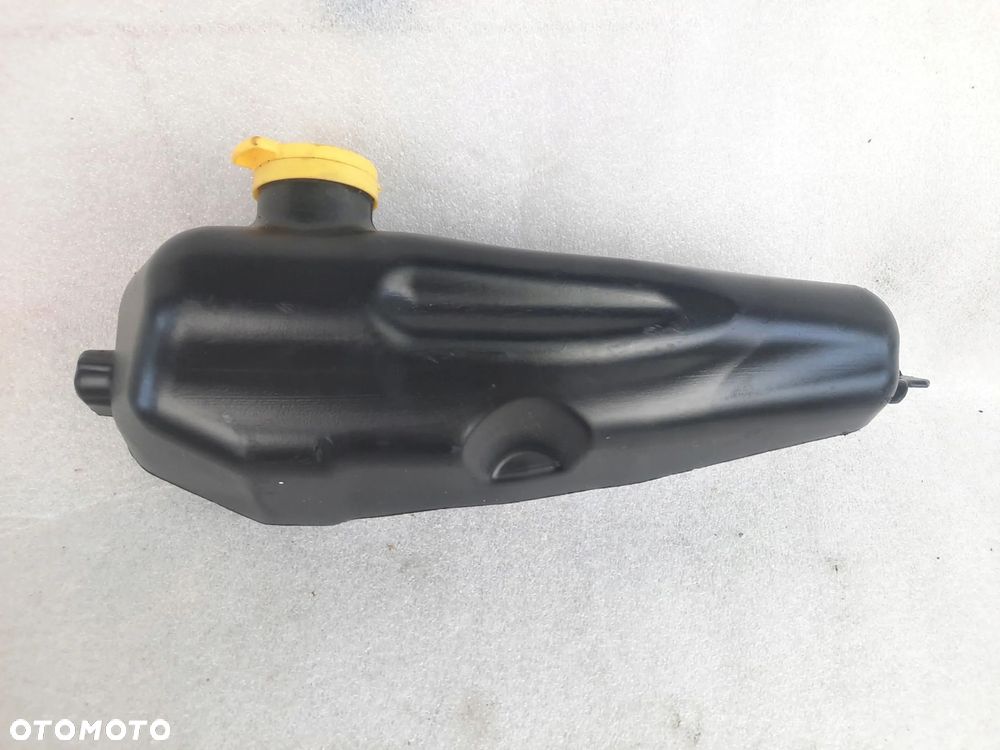 ZBIORNICZEK SPRYSKIWACZY POMPKA DUSTER II - 2