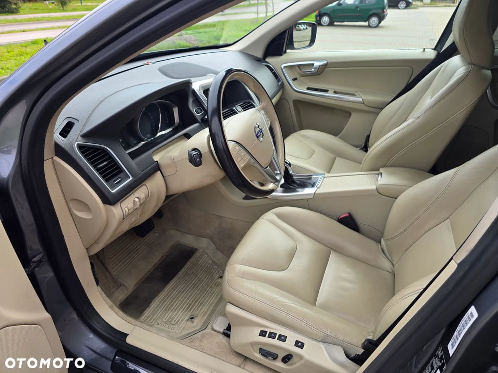 Volvo XC 60 T5 Geartronic Summum - 6