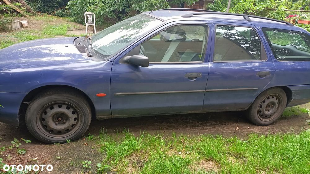 Ford Mondeo 1.8 TD CLX - 2