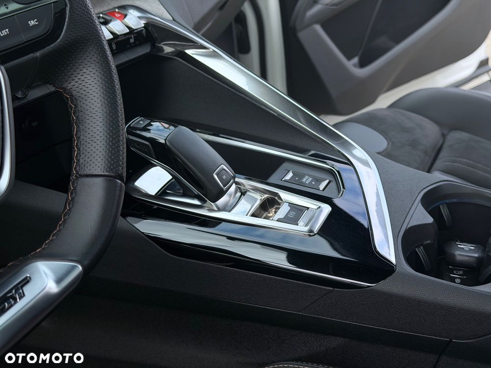 Peugeot 5008 1.6 PureTech GT S&S EAT8 - 27