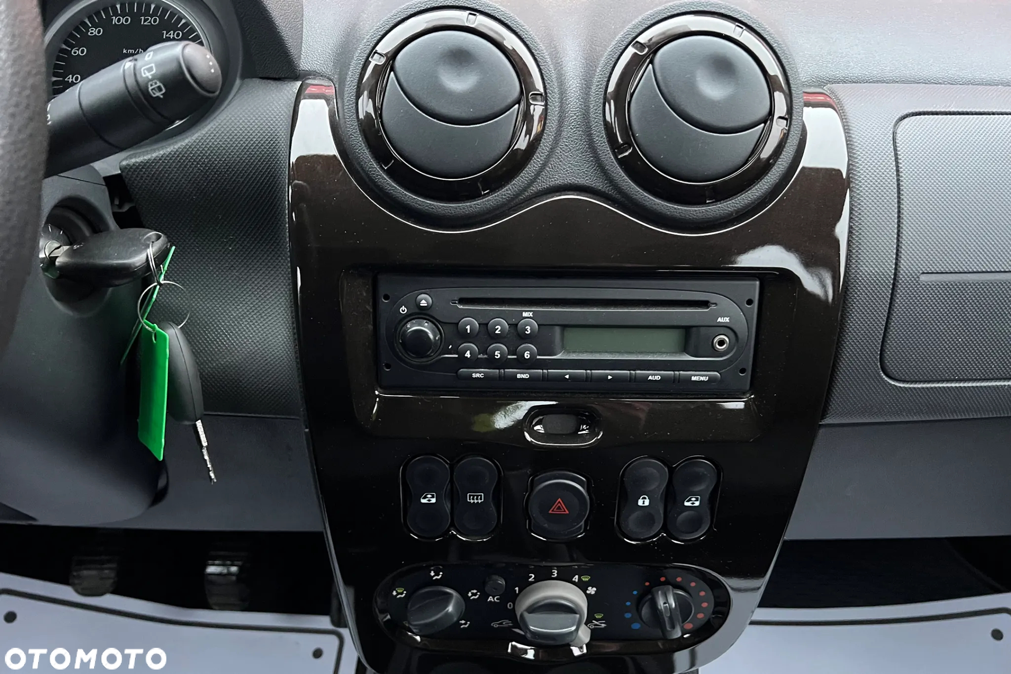 Dacia Duster 1.6 - 25