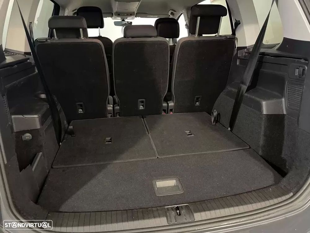 VW Touran 2.0 TDI Confortline - 39