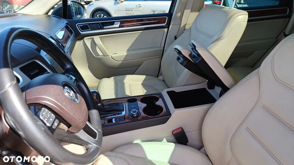 Volkswagen Touareg - 23