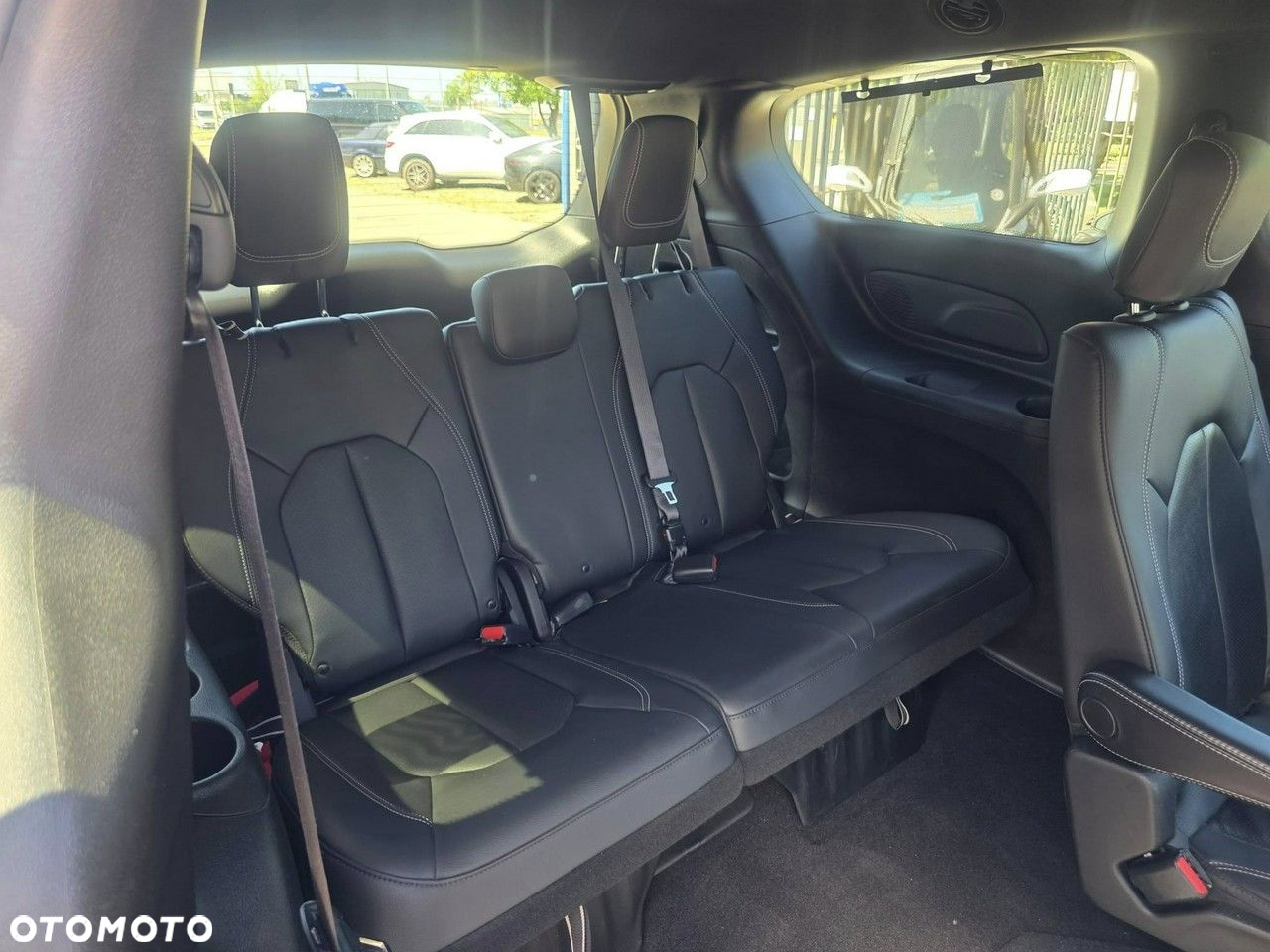 Chrysler Pacifica - 35
