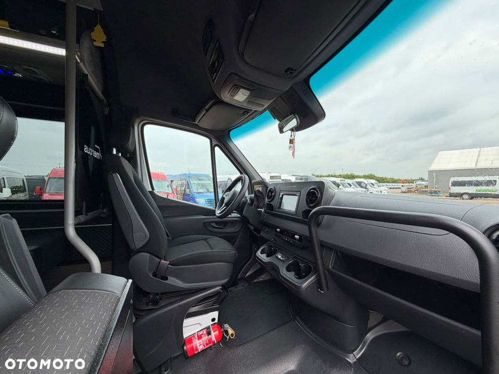 Mercedes-Benz Sprinter 517 - 13