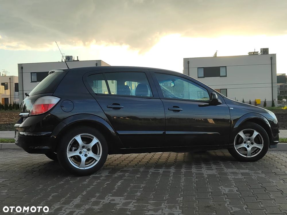 Opel Astra 1.6 Enjoy - 12
