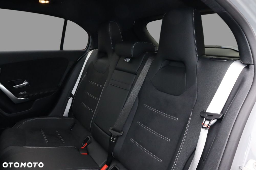 Mercedes-Benz Klasa A 220 4-Matic AMG Line 8G-DCT - 16