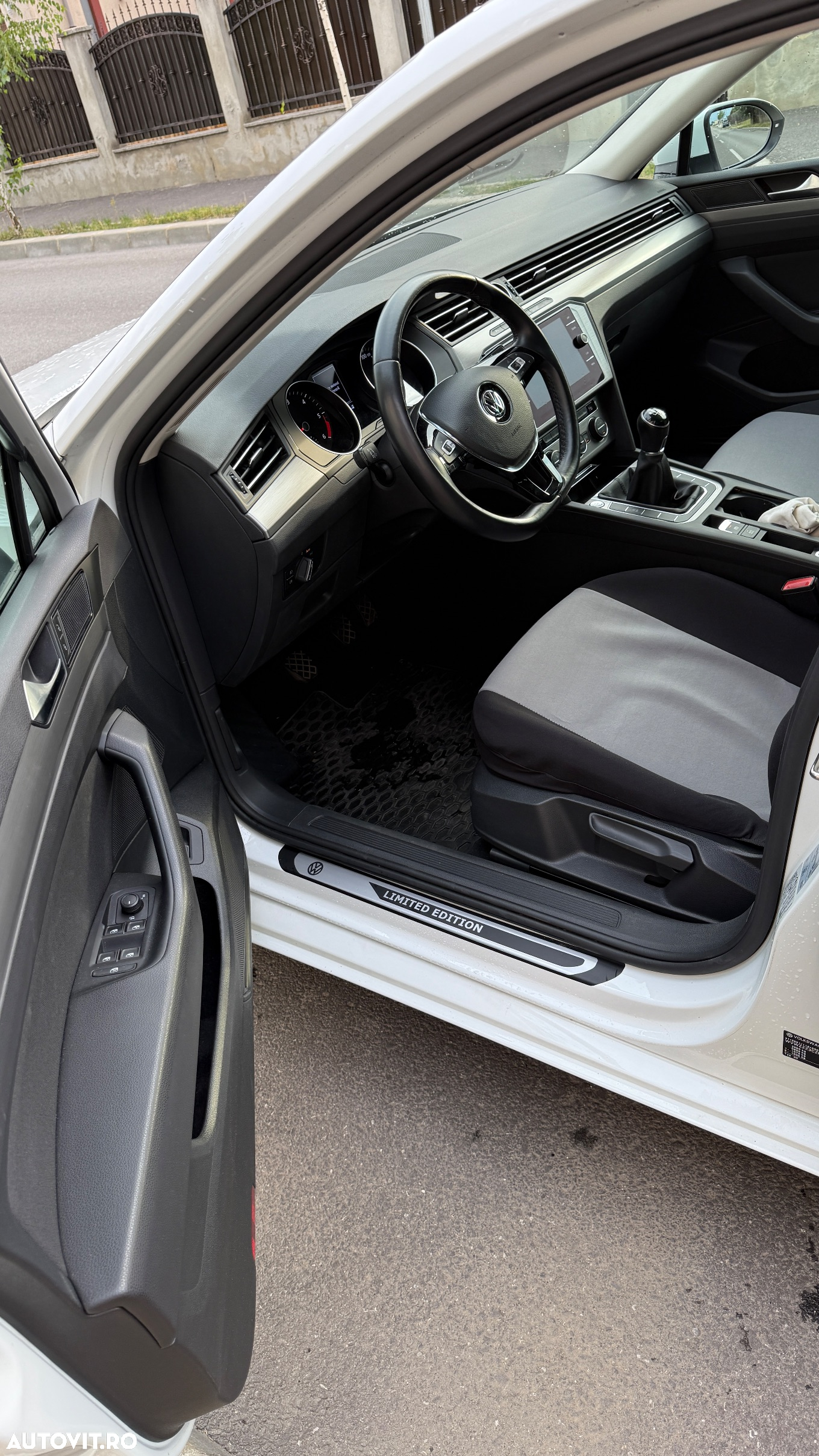 Volkswagen Passat 2.0 TDI Advance - 11