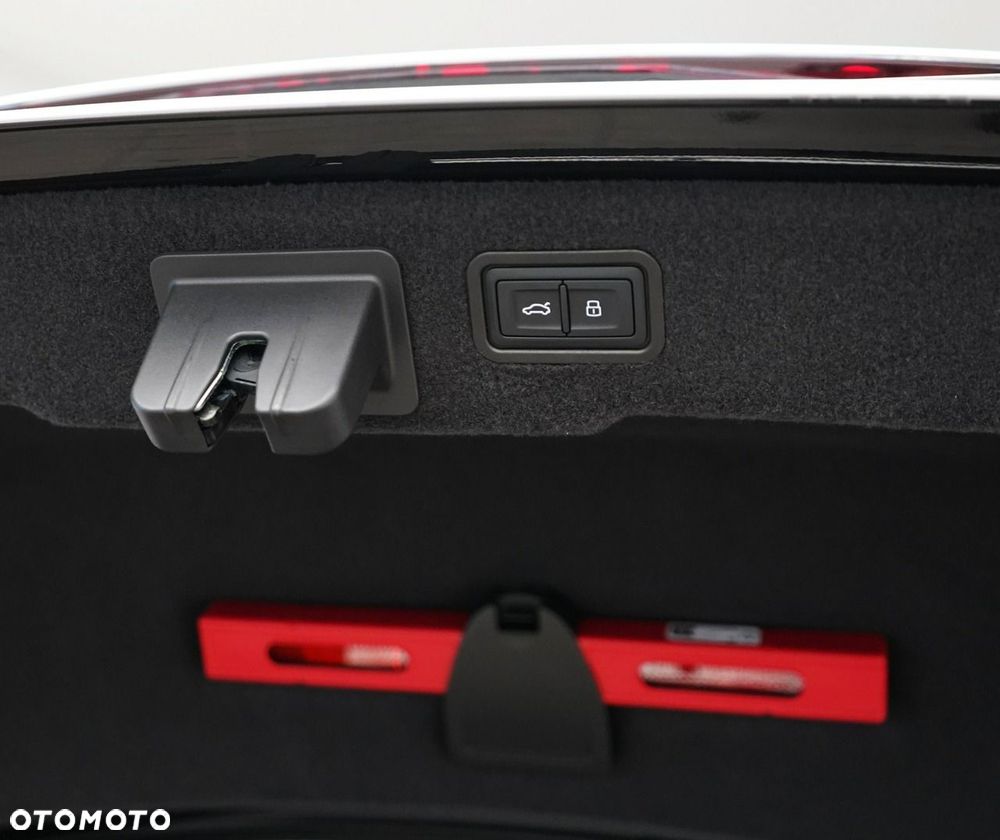 Audi A8 - 11