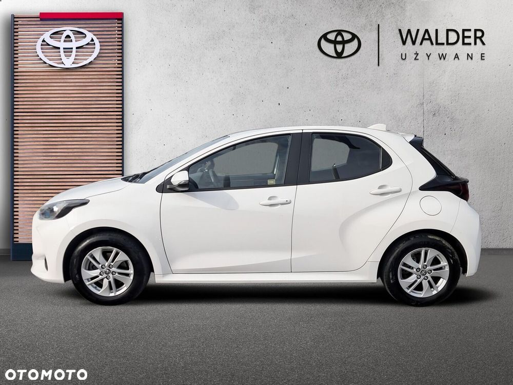 Toyota Yaris 2024 photo 2