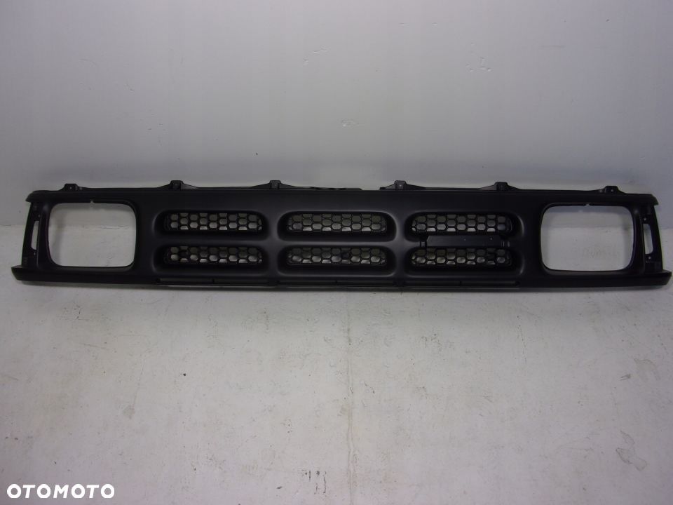 ATRAPA, GRIL MAZDA PICK-UP B20, B22   1991-- NOWA - 1
