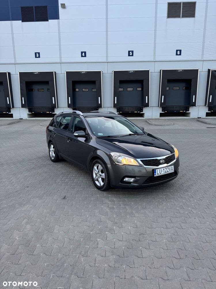 Kia Ceed 1.6 L - 1