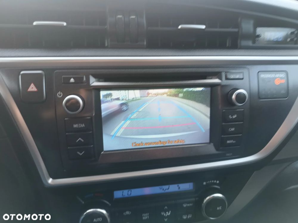 Toyota Auris 1.6 Sol - 20