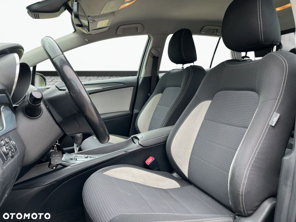Toyota Avensis - 13