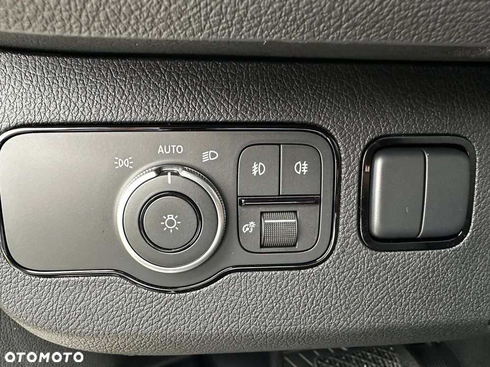 Mercedes-Benz Sprinter - 12