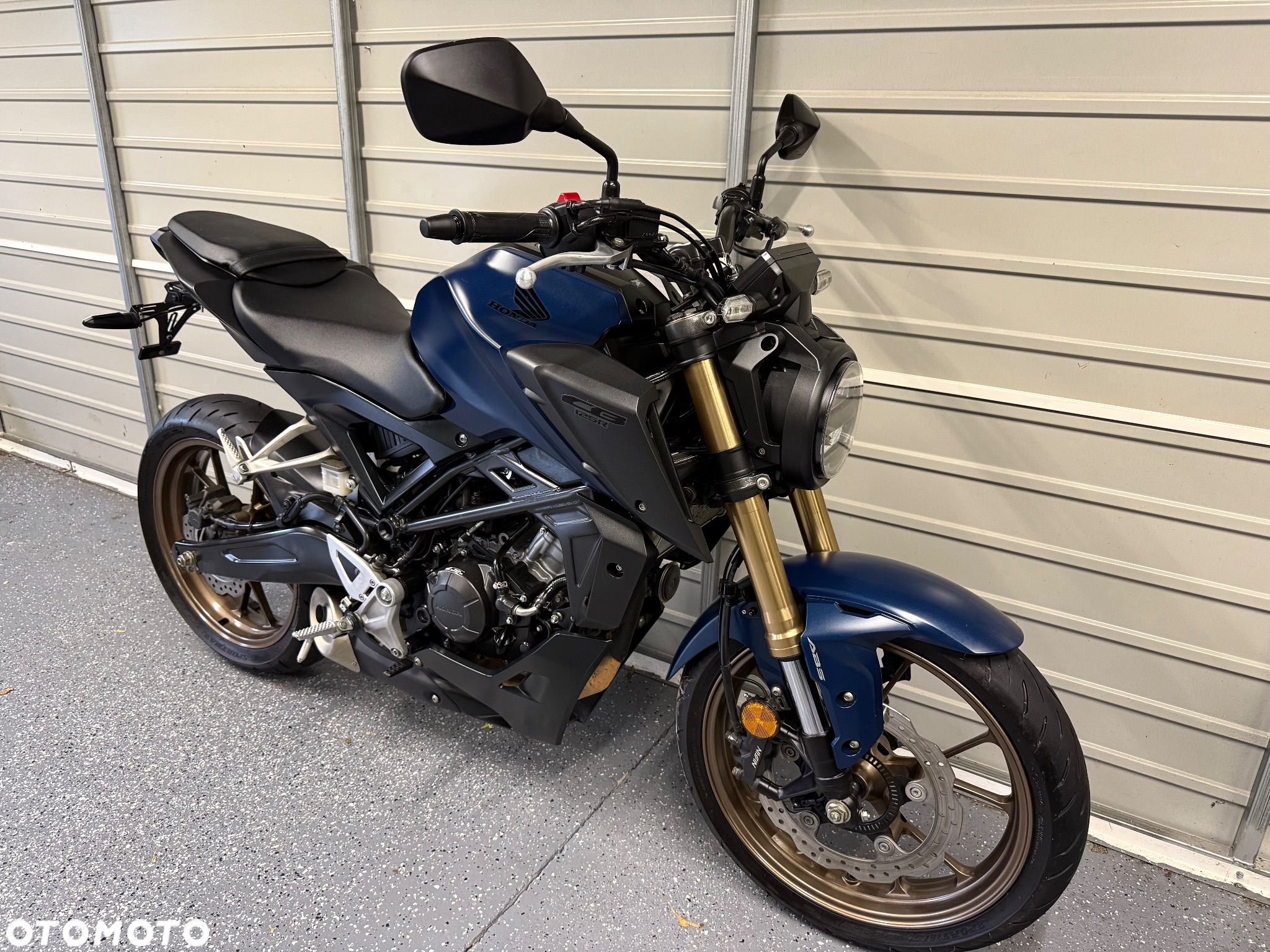 Honda CB - 1