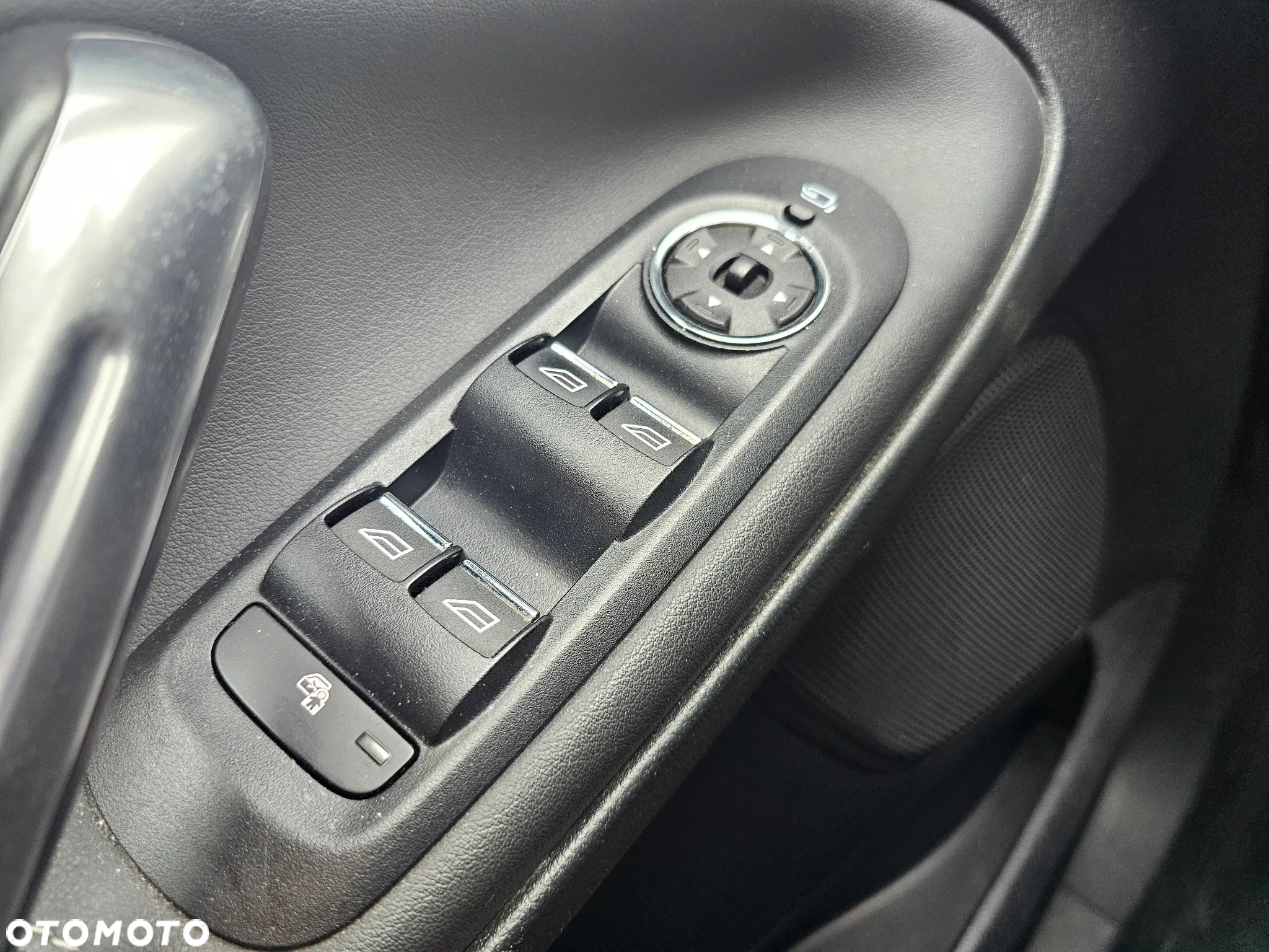 Ford S-Max 2.0 TDCi DPF Trend - 35