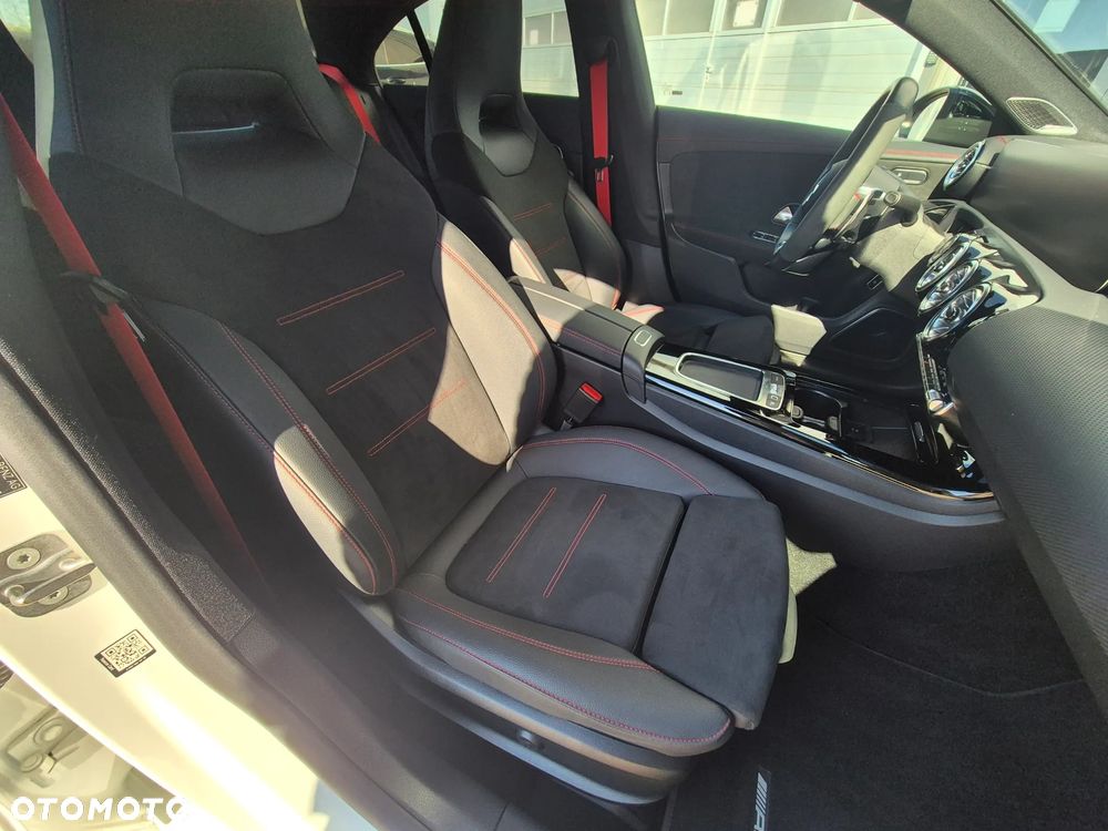 Mercedes-Benz CLA AMG 45 S 4-Matic+ 8G-DCT - 19