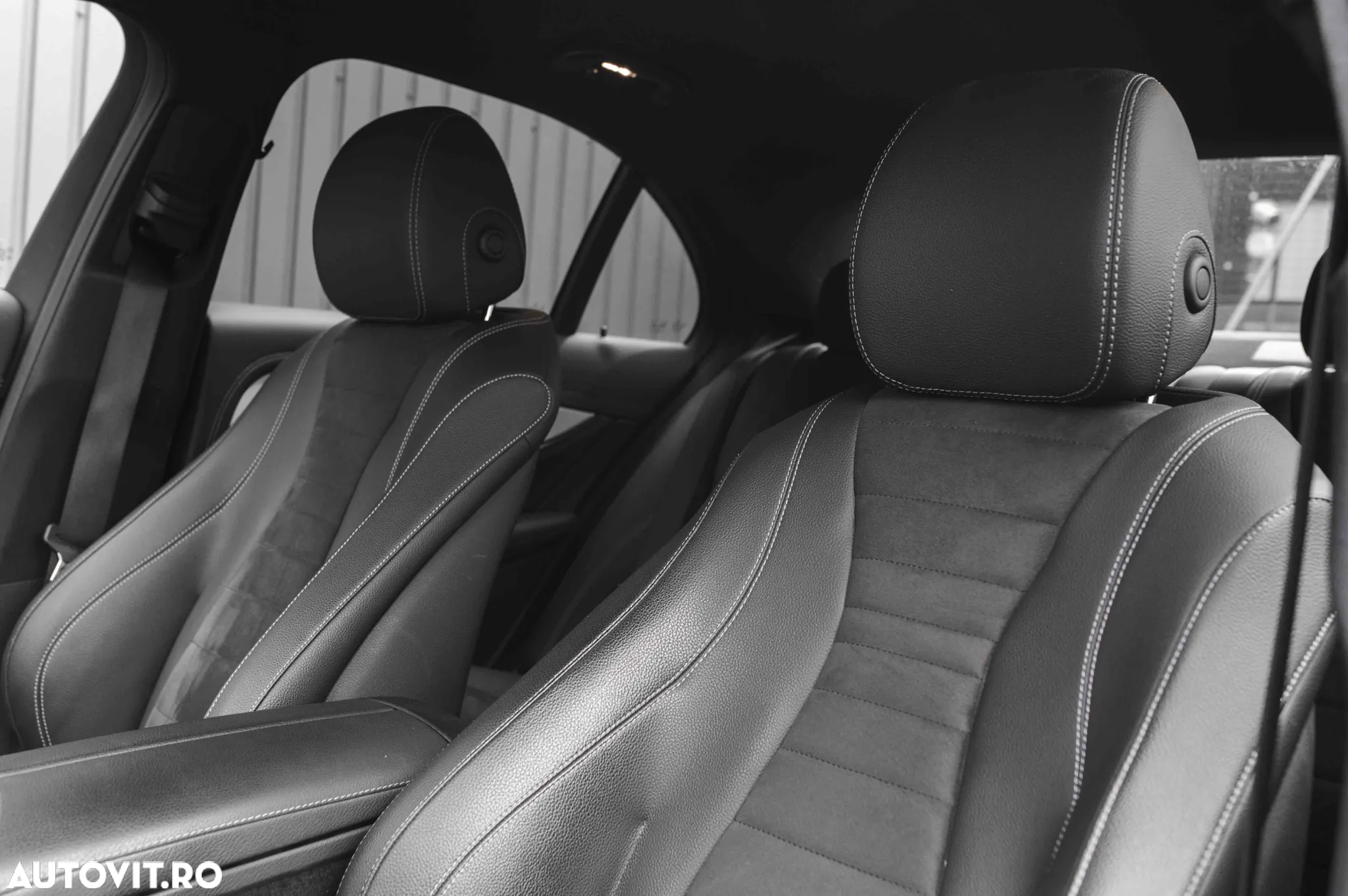 Mercedes-Benz E 300e 4Matic 9G-TRONIC Edition AMG Line - 27