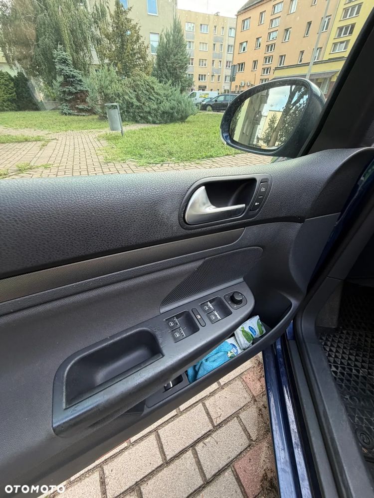 Volkswagen Golf 1.6 Comfortline - 30