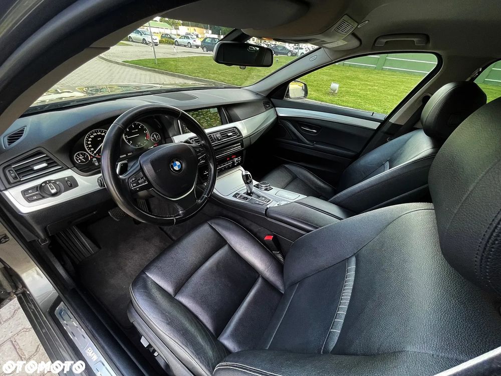 BMW Seria 5 520d xDrive - 16