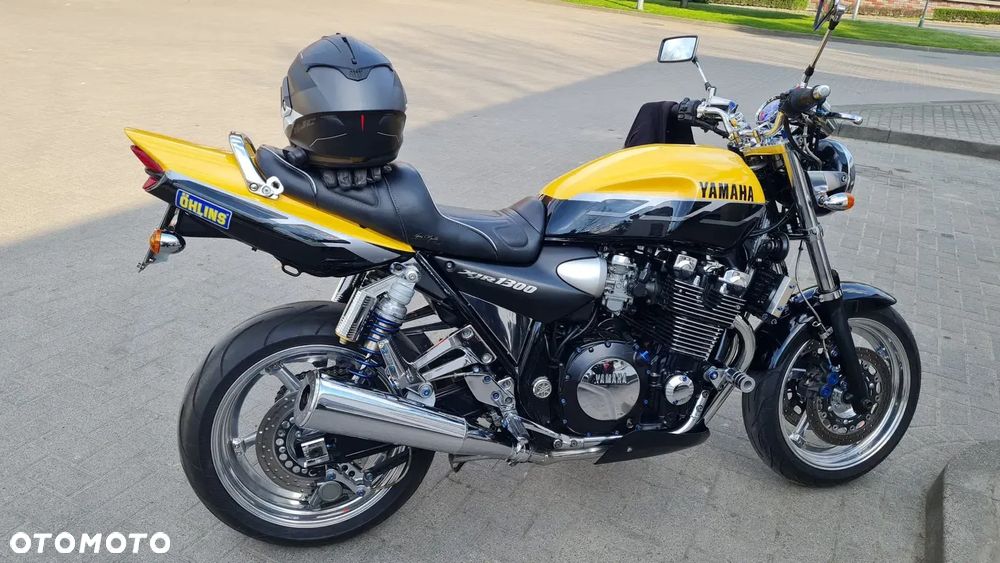 Yamaha XJR - 3