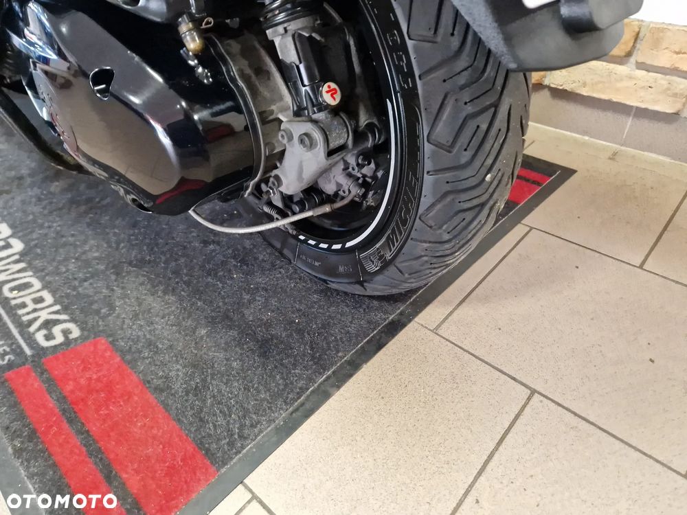 Peugeot Metropolis - 23