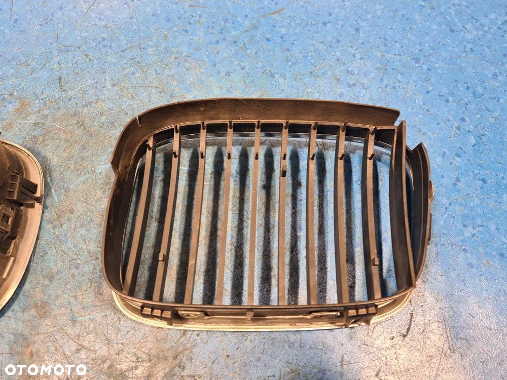 BMW 5 E39  ATRAPA / GRILL - 8