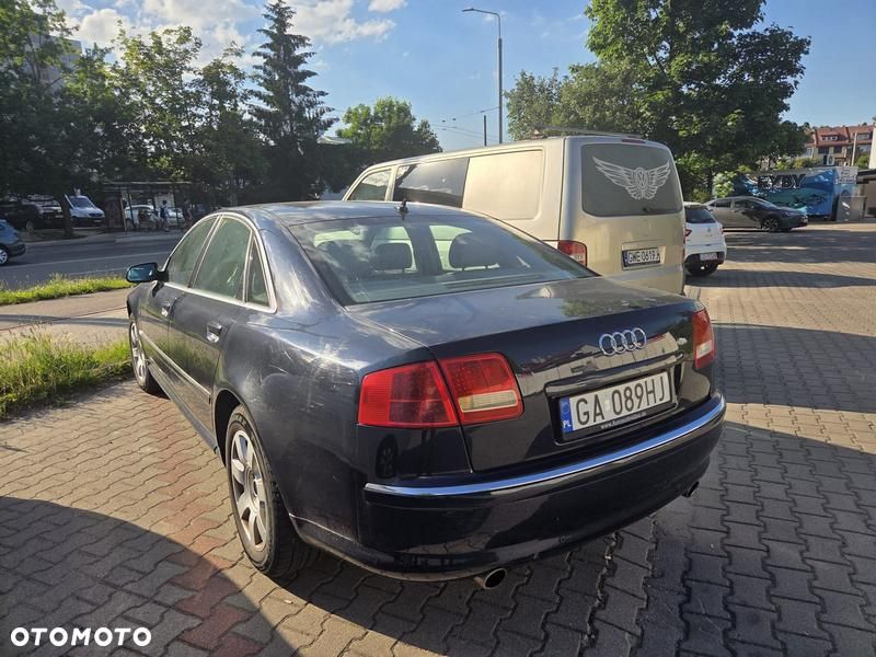 Audi A8 - 1