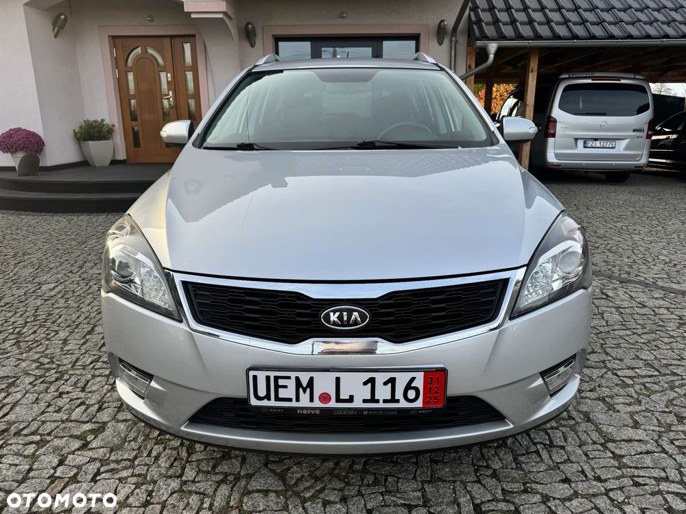 Kia Ceed 1.6 CVVT SW Dream-Team Edition - 2