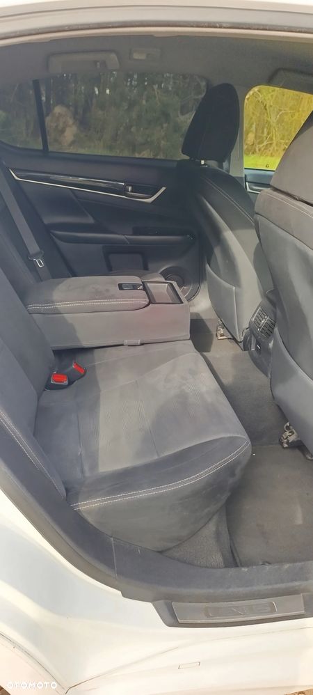 Lexus GS 300h - 14