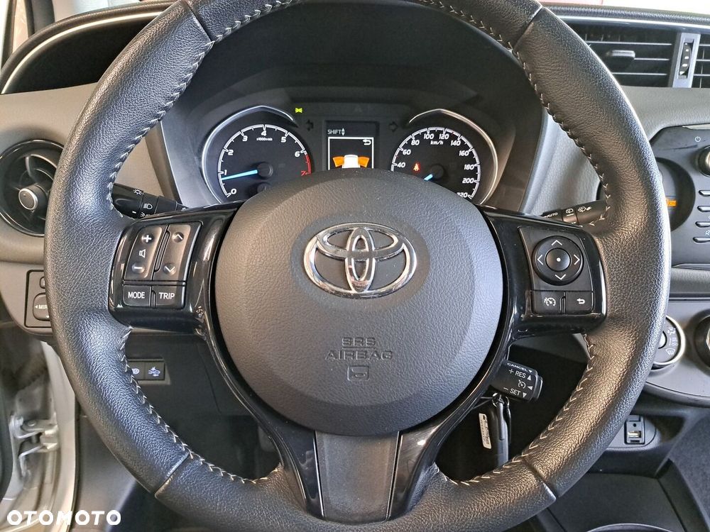 Toyota Yaris 1.5 Premium - 32