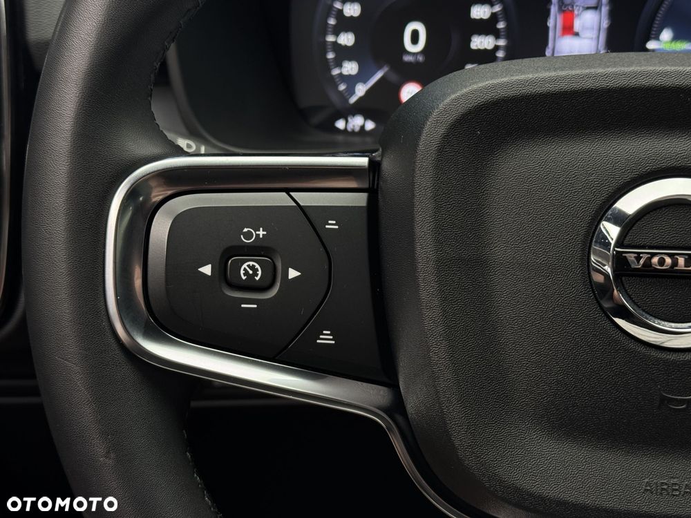 Volvo XC 40 T4 Plug-In Hybrid Core - 25