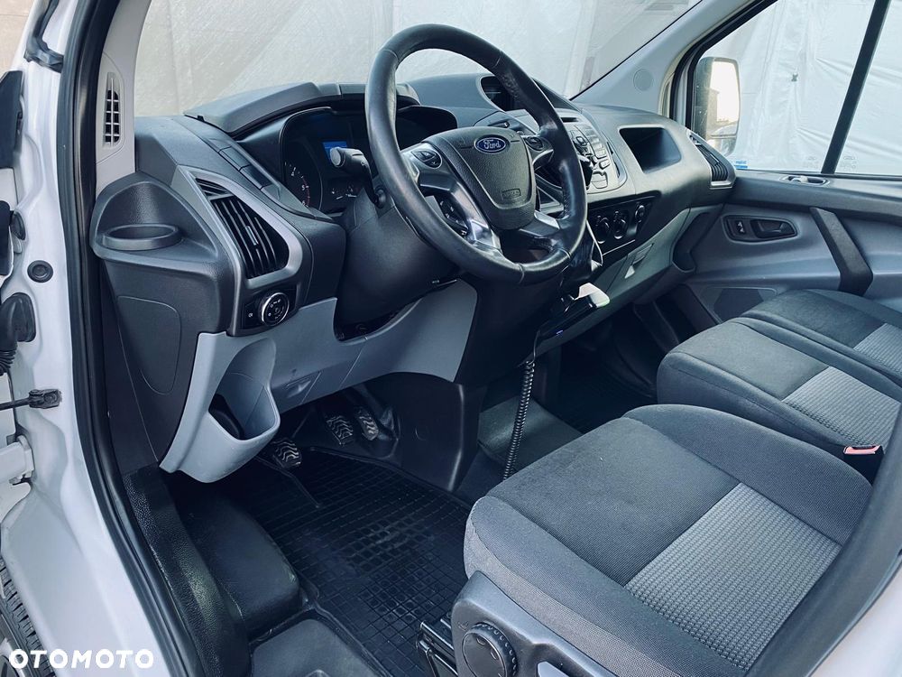 Ford TRANSIT CUSTOM - 10