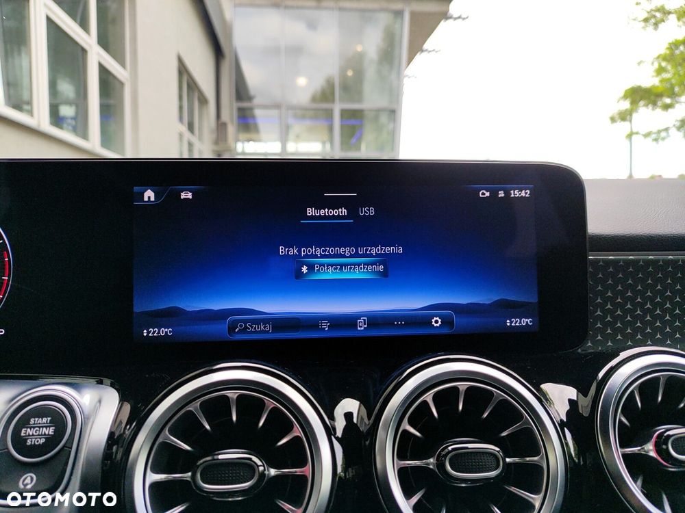 Mercedes-Benz GLB 200 Progressive 7G-DCT - 25