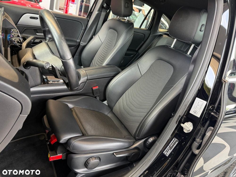 Mercedes-Benz GLA - 22